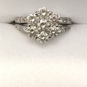 18K White Gold Diamond Ring